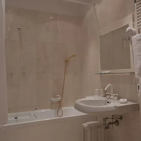 Moderno Hotel